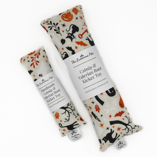 Halloween cat toy with catnip and valerian root made by The Luminous Pets